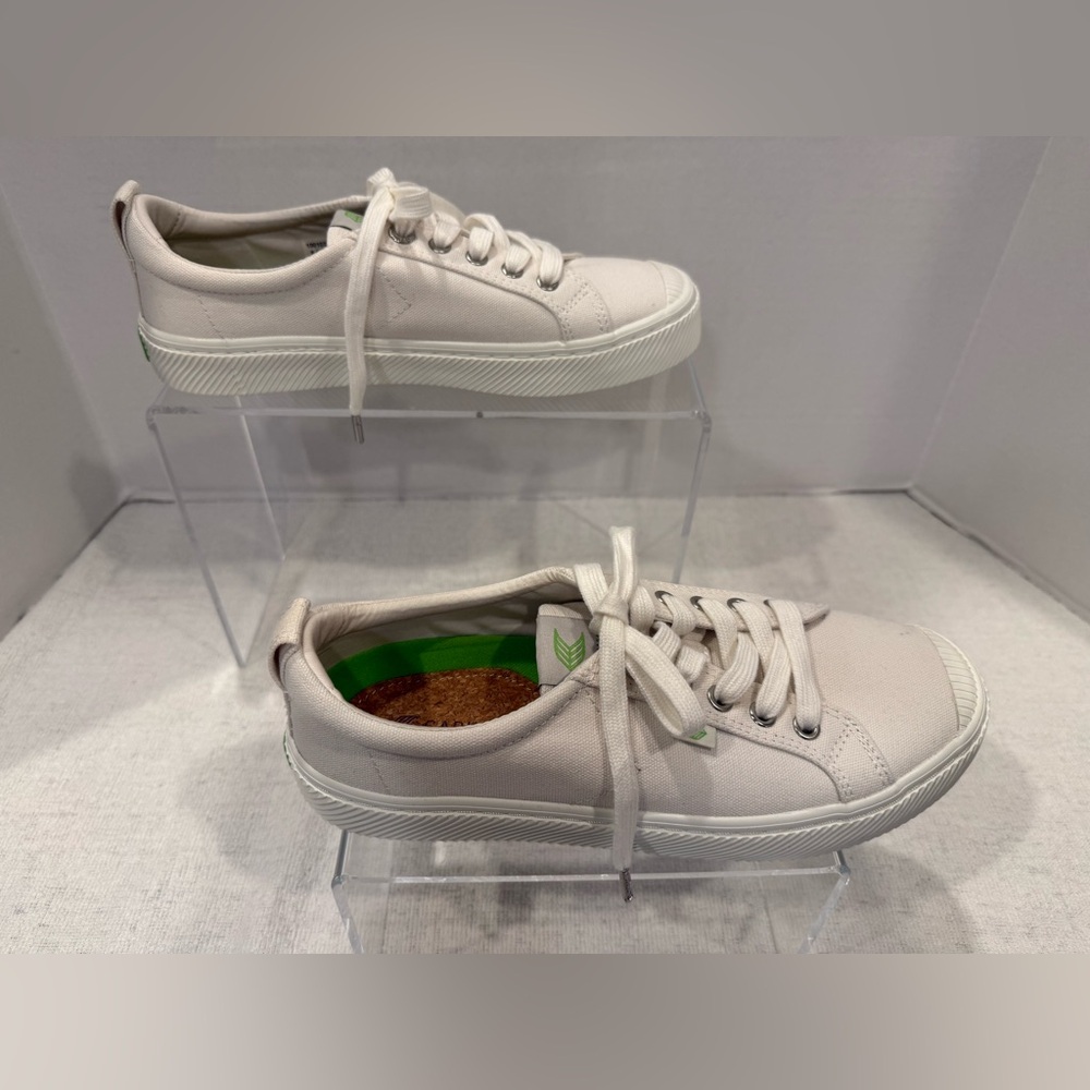 Cariuma OCA Low Canvas Sneakers White – Size 8.5 – New Without Tags - Picture 3 of 10